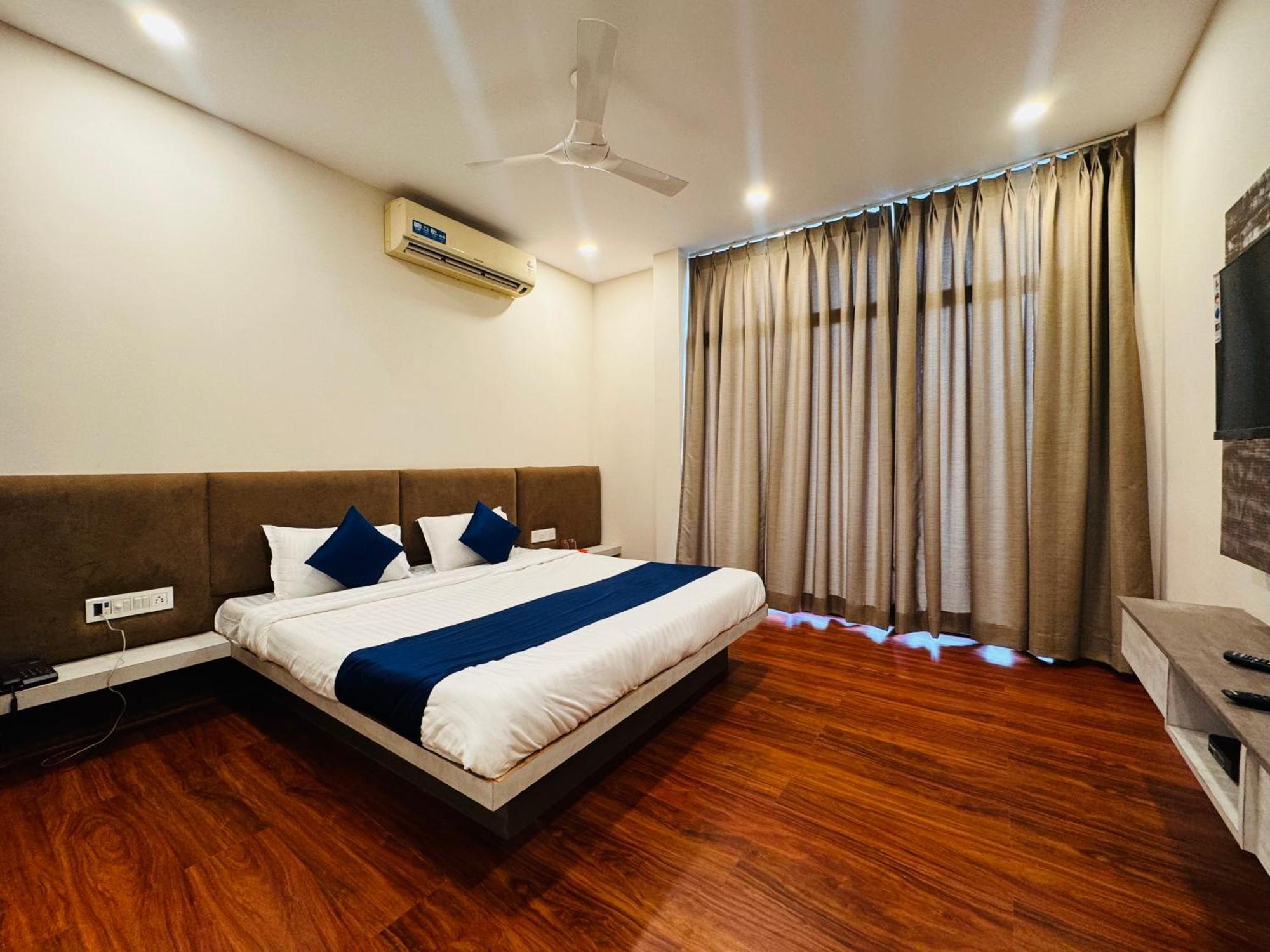 Hotel Suryodaya Ujjain Cameră foto