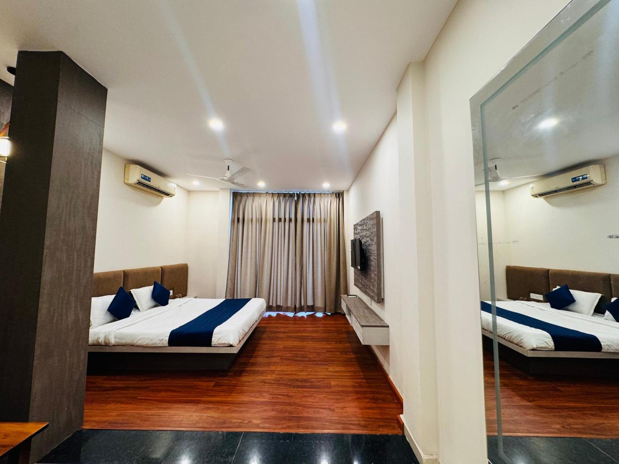 Hotel Suryodaya Ujjain Cameră foto