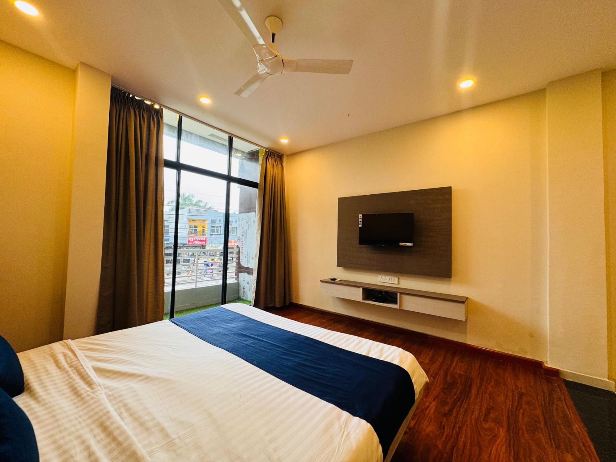 Hotel Suryodaya Ujjain Cameră foto