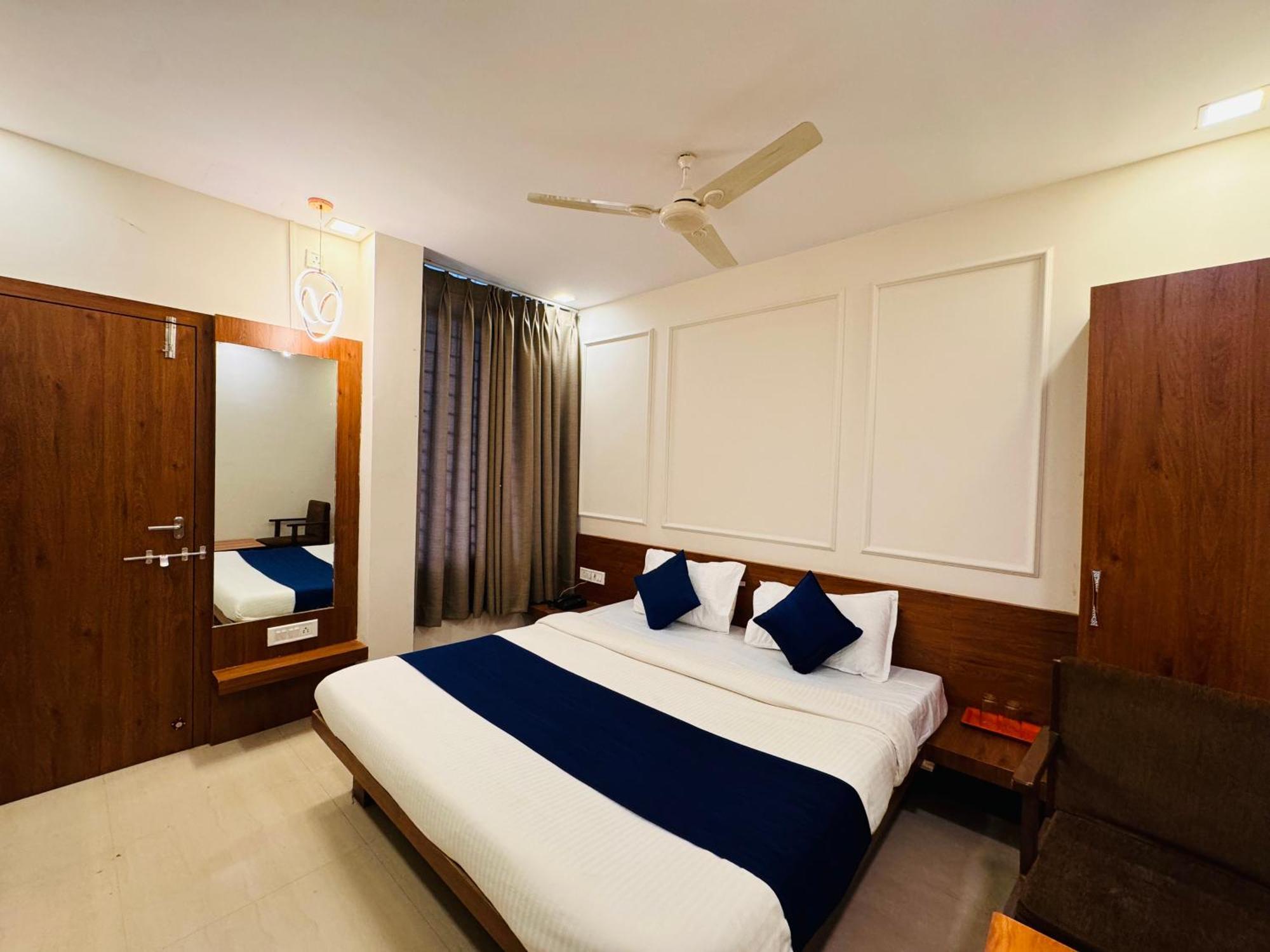 Hotel Suryodaya Ujjain Cameră foto