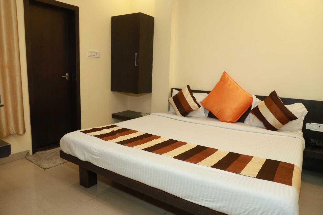 Hotel Suryodaya Ujjain Exterior foto