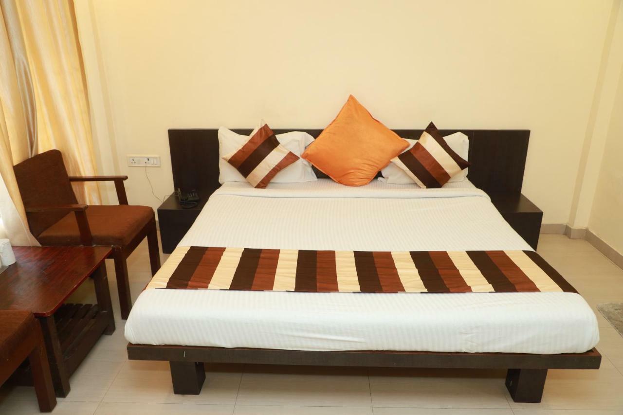 Hotel Suryodaya Ujjain Exterior foto